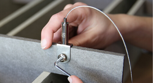 Mounting the panel and adjusting height with an Allen key